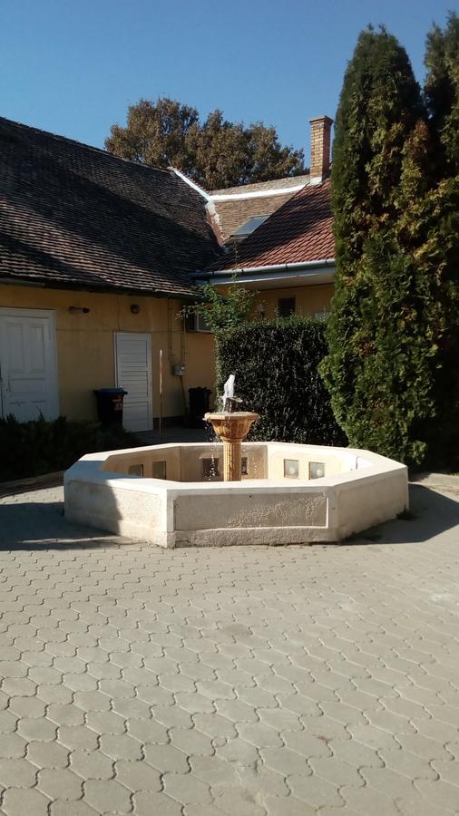 Orosháza Hangulat Vendeghaz Apartmanok מראה חיצוני תמונה